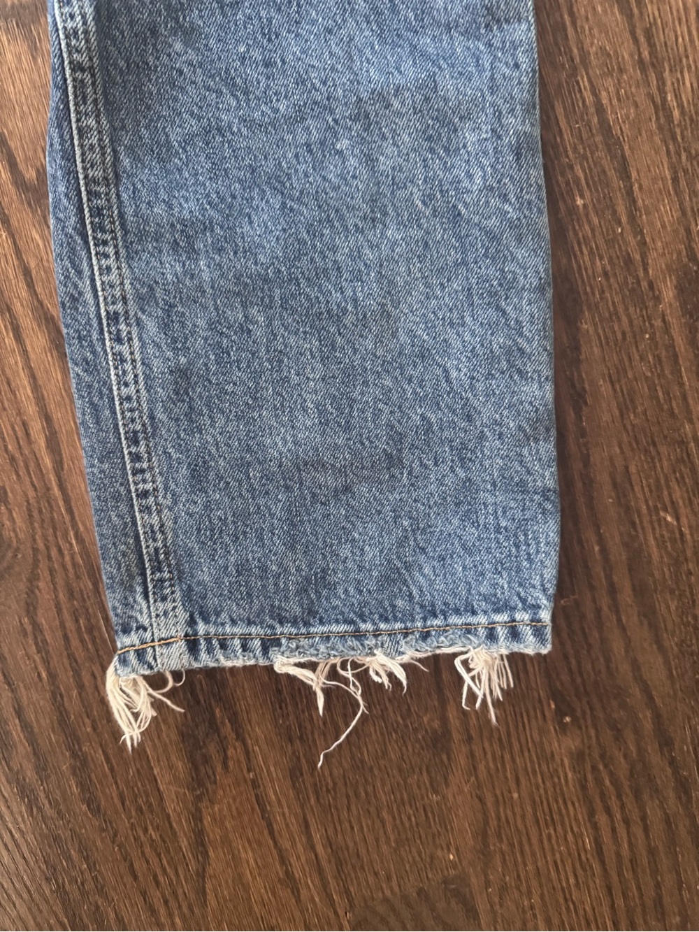 Agolde Riley Cropped Button-Fly Jeans - Picture 5 of 8
